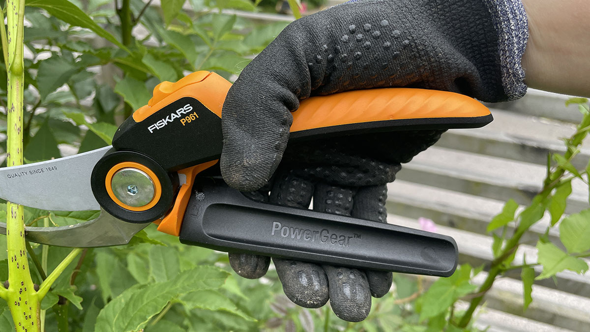 Här testar vi en Fiskars Xseries P961.